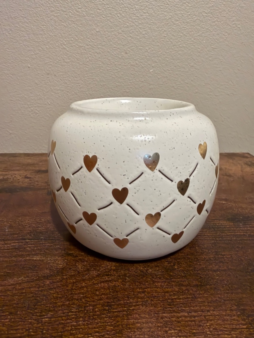 Scentsy Love connection warmer white with Gold Accents